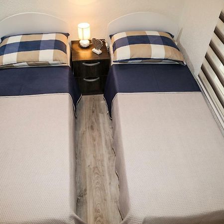 Apartment Marina Pavic Хвар Екстериор снимка