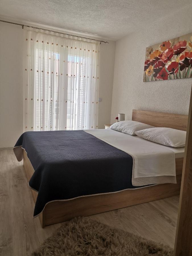 Apartment Marina Pavic Хвар Екстериор снимка