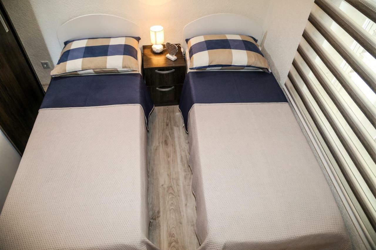 Apartment Marina Pavic Хвар Екстериор снимка