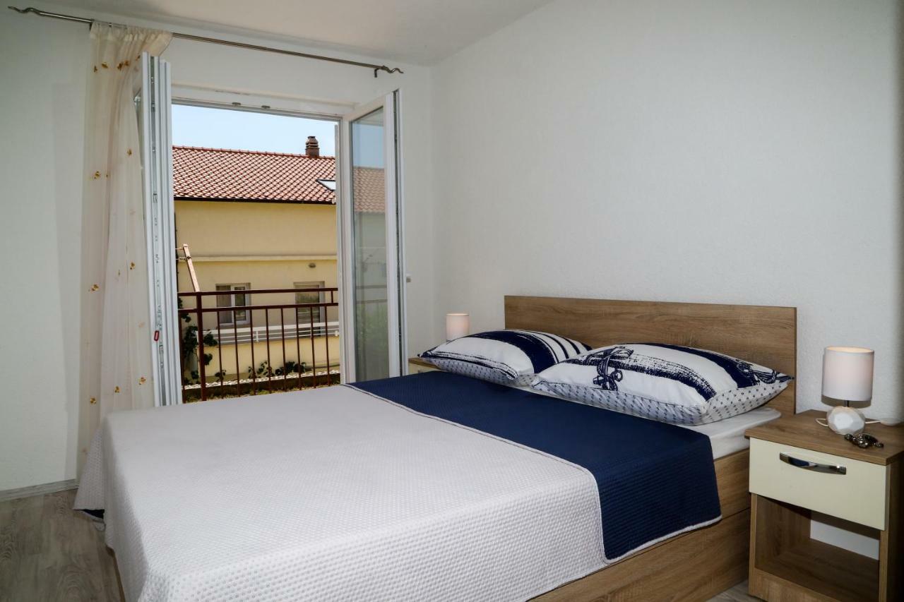 Apartment Marina Pavic Хвар Екстериор снимка