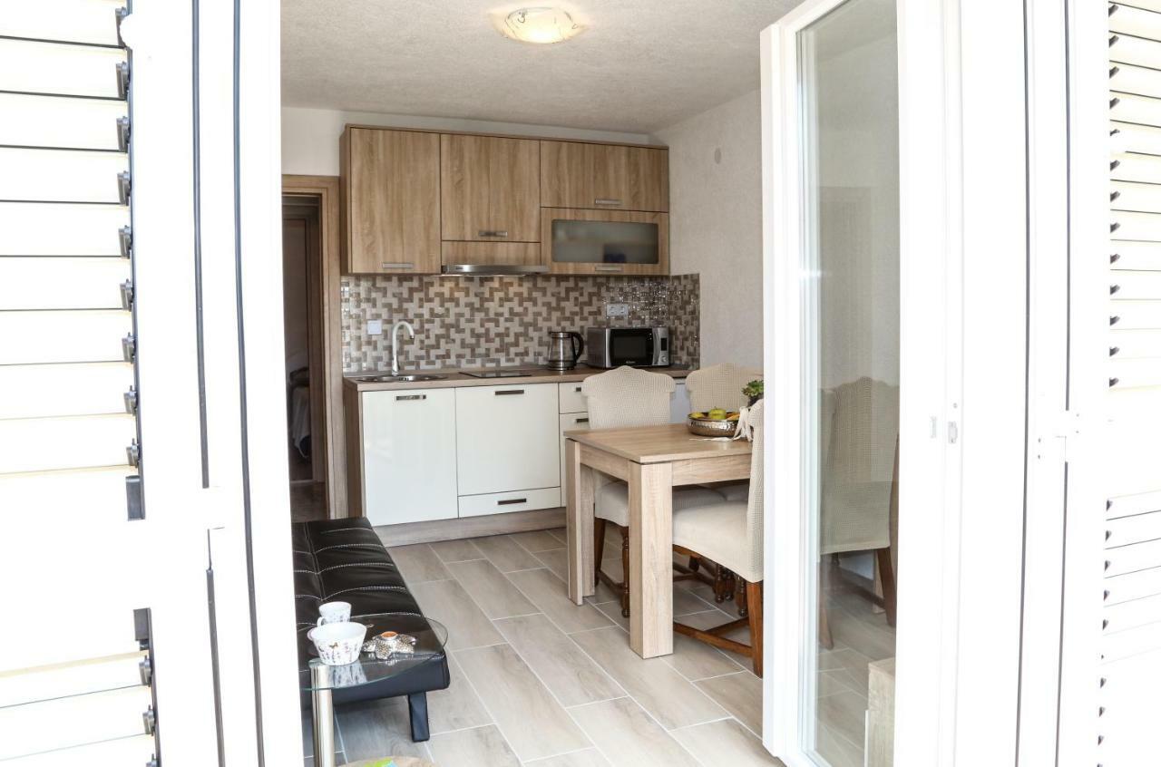 Apartment Marina Pavic Хвар Екстериор снимка